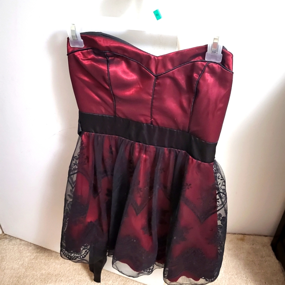 Sleeveless dress